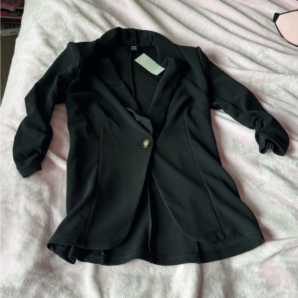 NWT. Minimalist Black One Button 3/4 Ruched Sleeve Blazer - Picture 4 of 4